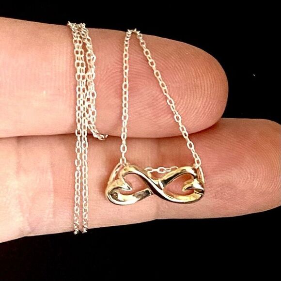 AQA Sterling Silver “Sisters” Heart Pendant - Picture 5 of 10